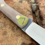 Нож нескладной ручной работы ПОМОЩНИК №37 (сталь N690) с кожаными ножнами Нож нескладной ручной работы ПОМОЩНИК №37 (сталь N690) с кожаными ножнами