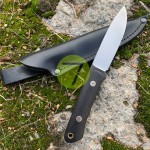 Нож нескладной ручной работы ПОМОЩНИК №26 с кожаными ножнами (СТАЛЬ N690) Нож нескладной ручной работы ПОМОЩНИК №26 с кожаными ножнами (СТАЛЬ N690)
